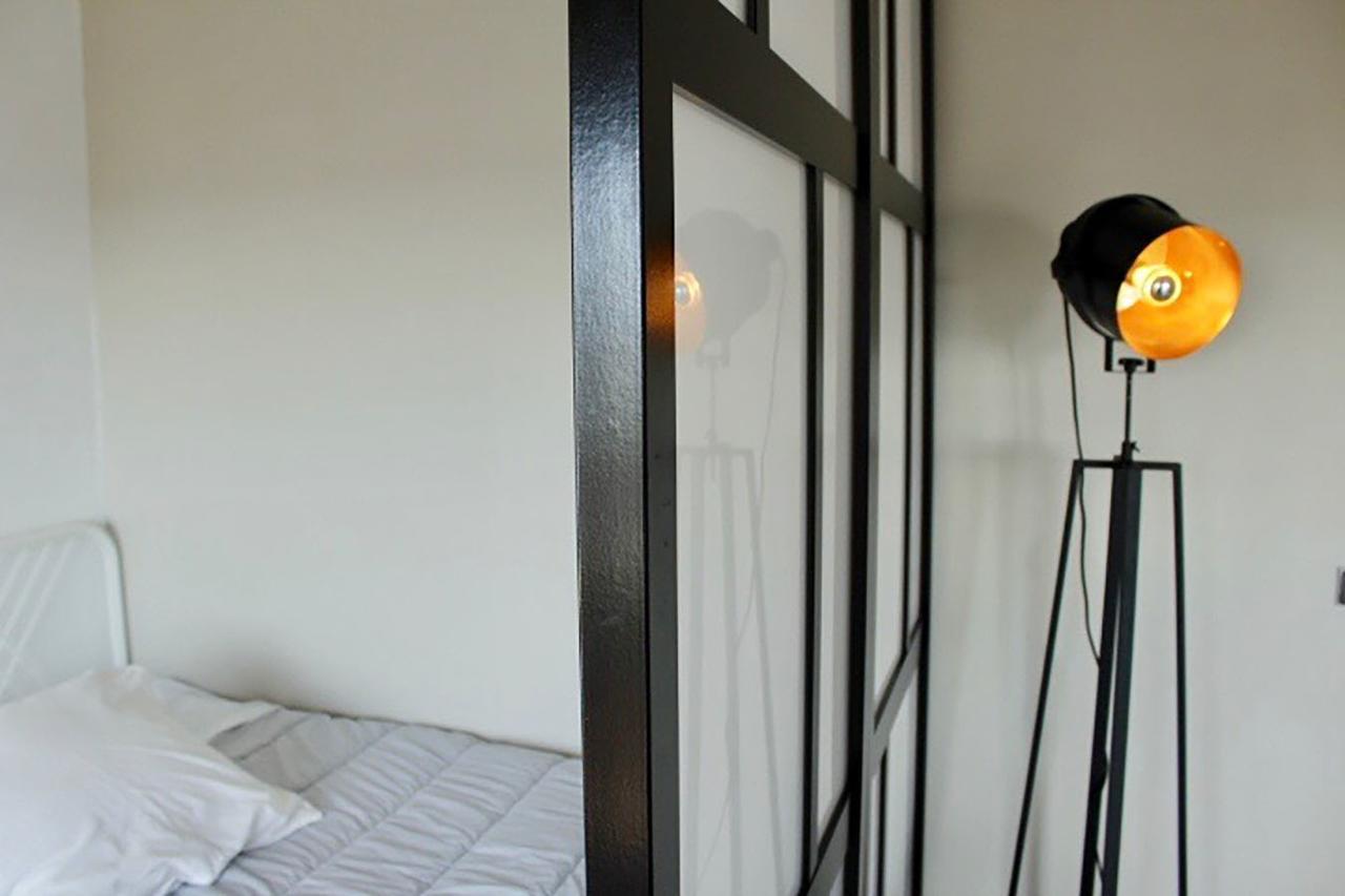 Le Consul : Studio Moderne